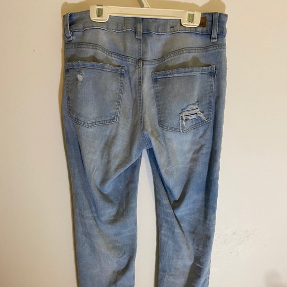 Ripped Boyfriend Jeans - Picture 3 of 3